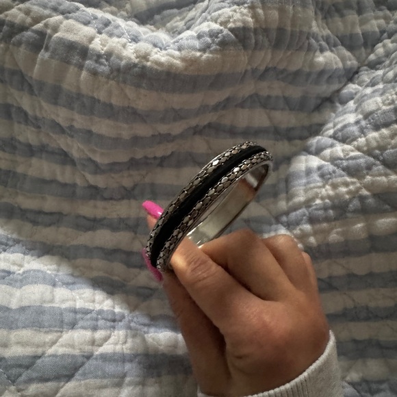 Black and Silver Heart Bracelet that holds rubberbands - Picture 3 of 4